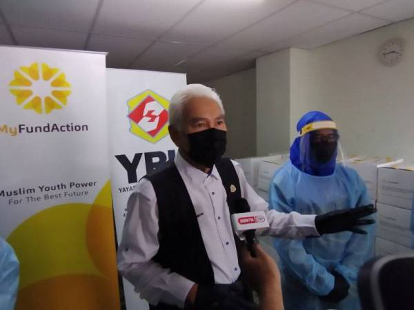 Pengerusi YBK, Datuk Zainal Abidin Sakom berkata, sumbangan tersebut diberikan keutamaan kepada keluarga berpendapatan RM1,500 ke bawah di lapan buah Projek Perumahan Rakyat (PPR) di Petaling Jaya dan Kuala Lumpur.