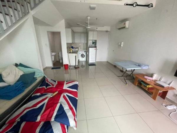 Lokasi serbuan dijalankan polis di sebuah unit Kondominium Mewah di Seksyen 7 di sini pada Selasa.