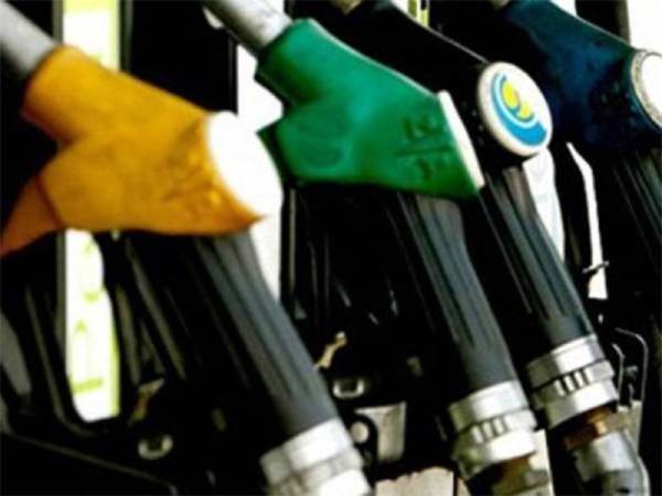 Harga runcit bagi petrol RON97, RON95 dan diesel kekal masing-masing pada paras RM2.67, RM2.05 dan RM2.15 seliter.