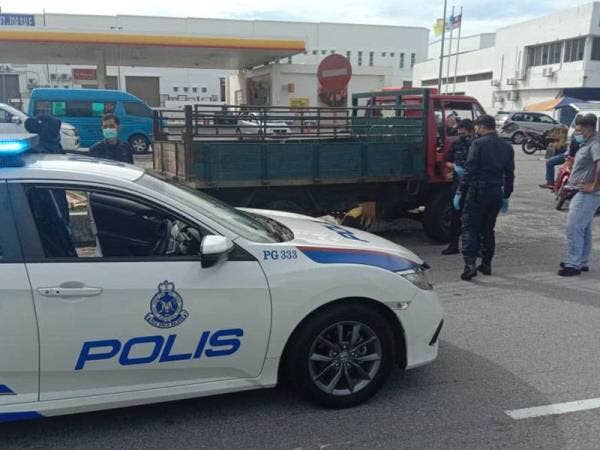 Suspek berjaya ditahan 10km dari tempat lori tersebut dicuri.