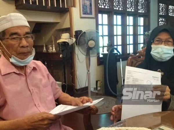 Mohammed Nor Ar Jamli,81 kiri bersama isterinya Maimon Mohamed,78