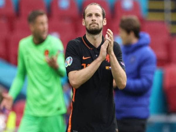 Daley Blind memberi amaran kepada rakan sepasukannya supaya tidak terlalu yakin akan pendekatan menentang Republik Czech pada Pusingan 16 Terbaik Euro 2020 di Budapest pada Isnin.