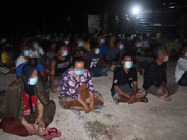 Sebahagian warga asing yang ditahan dalam ssrbuan itu atas pelbagai kesalahan.