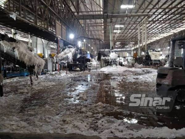 Antara kilang yang diperiksa dalam pemeriksaan pematuhan SOP PKP bagi industri perkilangan di daerah Kuala Muda pada Selasa.