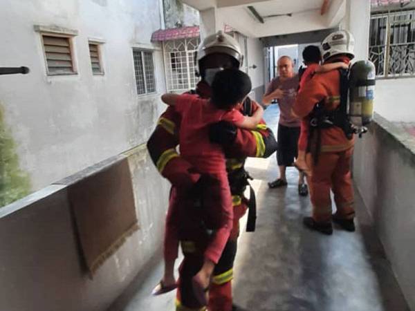 Semua mangsa berjaya diselamatkan oleh pihak bomba.
