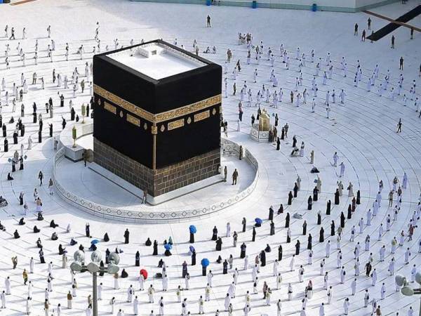 Kementerian Haji dan Umrah Arab Saudi kini dalam proses meneliti permohonan untuk menunaikan haji tahun ini. - Foto fail AFP