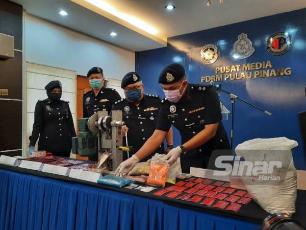 Dadah yang dirampas dalam tiga serbuan di lokasi berbeza pada 1 Julai lalu.