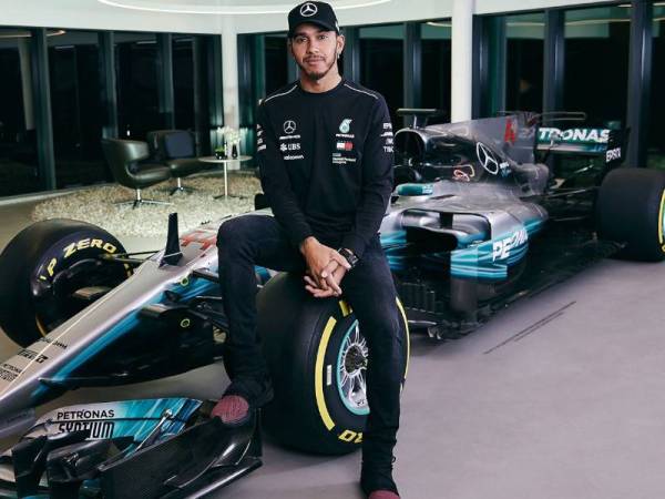 Hamilton telah meraih kejuaraan F1 sebanyak enam kali bersama pasukan Mercedes.