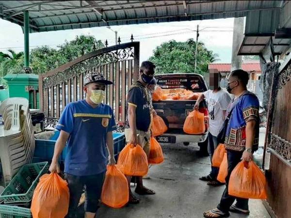 Pertubuhan Kebajikan Terkini Negeri Sembilan bersiap sedia untuk menghantar barangan keperluan kepada kes bendera putih.