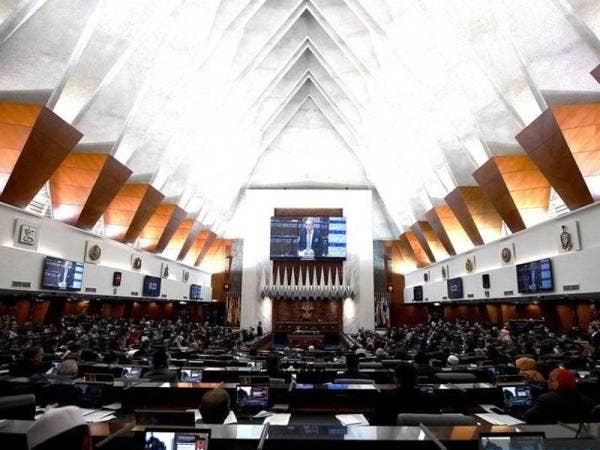 Sidang khas Parlimen itu bertujuan memberi penerangan kepada ahli-ahli Parlimen mengenai PPN dan meminda semua perundangan serta peraturan bagi membolehkan persidangan Parlimen diadakan secara hibrid. -Foto Bernama