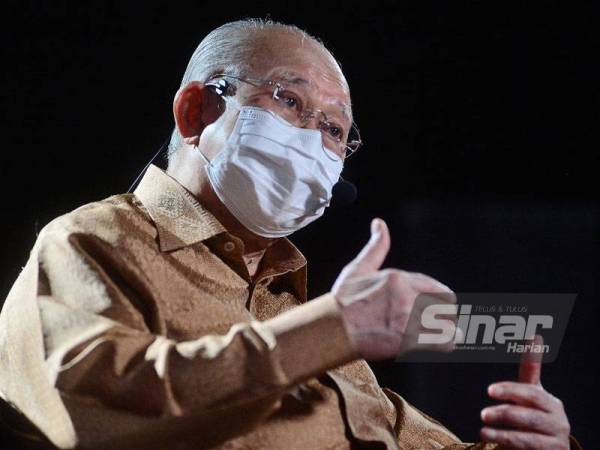 Temubual eksklusif bersama Ahli Parlimen Gua Musang, Tengku Razaleigh Hamzah oleh Tan Sri Johan Jaaffar dalam program “BERSAMA KU LI” yang berlangsung di Kompleks Kumpulan Karangkraf. - Foto SINAR HARIAN oleh Halim Wahid.