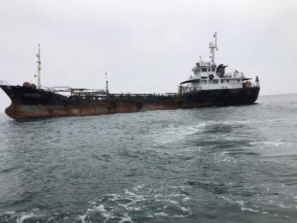 Kapal tangki berlabuh secara haram di perairan Johor Timur ditahan pada Rabu.