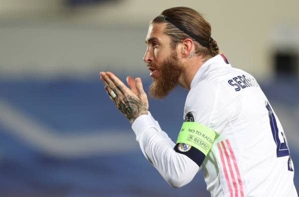 Ramos secara rasmi diperkenalkan sebagai pemain baharu PSG. -Foto EPA