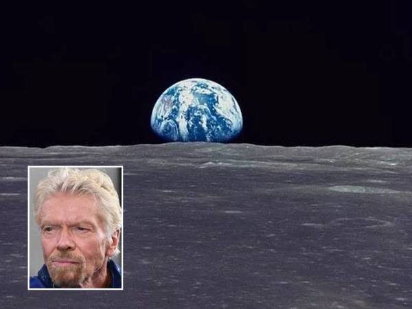 Pemilik syarikat Virgin Galactic, Richard Branson yang juga seorang bilionair bercita-cita mahu membina sebuah hotel di bulan. Gambar kecil: Richard Branson