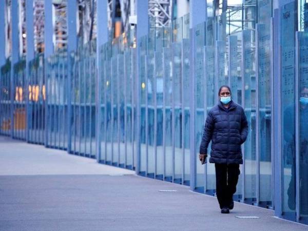 Negeri yang paling padat penduduk di Australia kini bergelut dengan pertambahan kes jangkitan Covid-19. - Foto Reuters