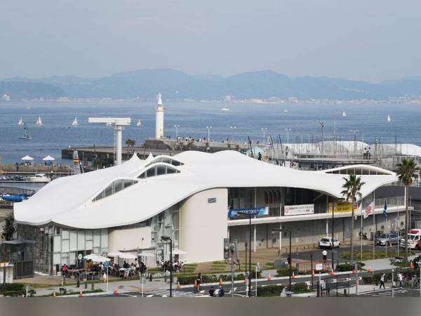 Enoshima Yacht Harbour, Kanagawa