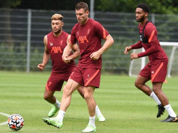 Milner (tengah) percaya Liverpool akan bangkit dengan prestasi lebih baik musim depan.