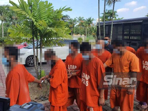 Seramai 48 lelaki warga Bangladesh dan seorang warga tempatan direman bagi membantu siasatan berhubung dakwaan langgar SOP.