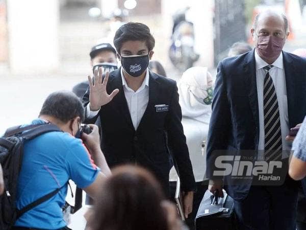 Syed Saddiq ketika hadir di Kompleks Mahkamah Kuala Lumpur atas dakwaan penyelewengan dana melebihi RM1 juta. - FOTO SINAR HARIAN/ROSLI TALIB