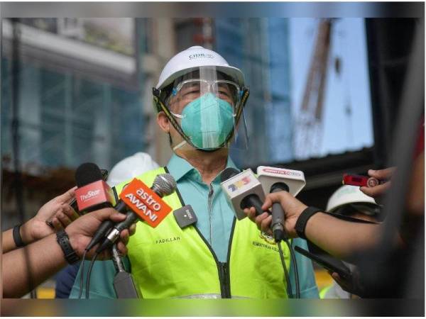 Fadillah ketika ditemui media selepas sesi lawatan bagi meninjau pematuhan SOP di tapak binaan di sekitar Kuala Lumpur hari ini. -Foto Bernama