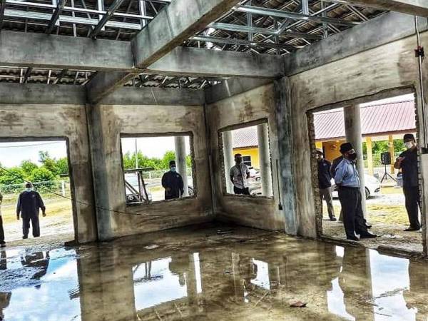 Surau Pondok Ribat Sullamuttaufiq, Pekan sudah di fasa akhir pembinaan.