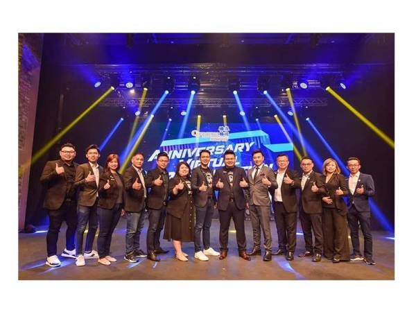 Peneraju dan kakitangan Quinton Group.