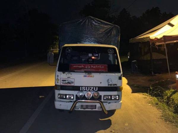 Lori ditinggalkan dalam keadaan enjin tidak dimatikan.