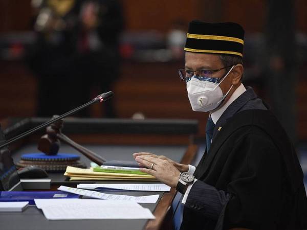 Azhar Azizan Harun. - Foto Bernama