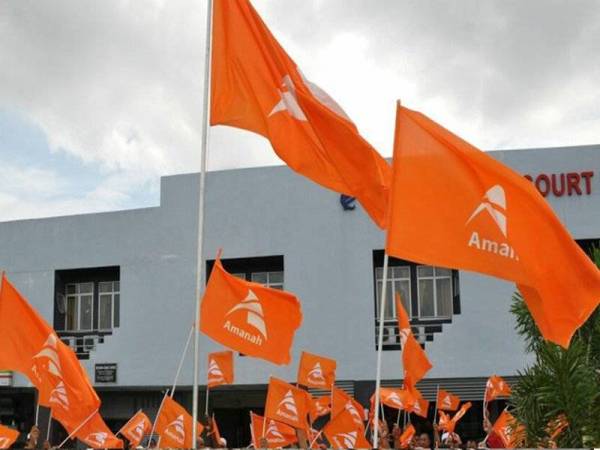 Wan Anwar berkata, tindakan yang dilakukan kerajaan secara jelas bertentangan dengan Perlembagaan dan membelakangi Yang Dipertuan Agong. 