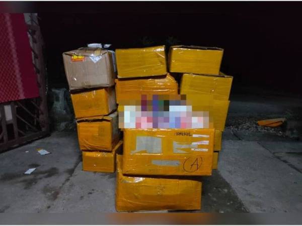 Cubaan menyeludup 1,350 unit cecair vape dan 1,450 pod vape bernilai RM222,000 ke Thailand gagal susulan serbuan oleh Batalion 9 PGA Kuala Terengganu di sebuah rumah tidak bernombor di Kampung Limau Purut, Rantau Panjang pada Khamis