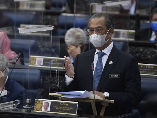 Pihak kerajaan dan pembangkang harus memikirkan bentuk kerjasama ke arah memberikan keutamaan kepada soal rakyat dan mengetepikan soal politik ketika ini. - Foto Bernama