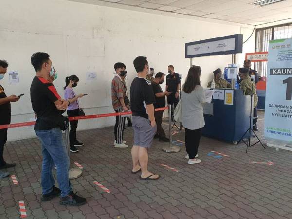 PPVIN Sektor Pengangkutan bagi Pelabuhan Pulau Pinang memulakan operasi di Terminal Swettenham Pier Cruise pada Selasa dengan pemberian 200 dos sehari.