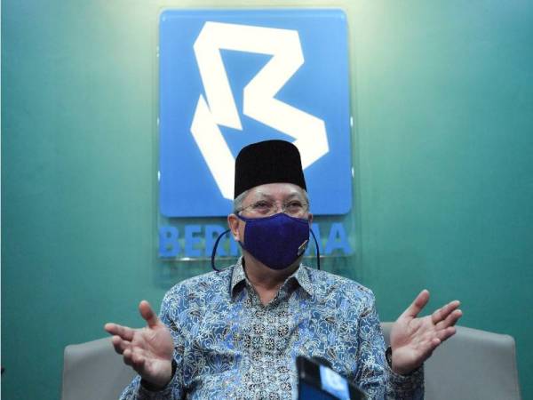 Annuar semasa menghadiri Program Ruang Bicara Khas terbitan Bernama TV di Wisma Bernama, malam tadi. - Foto Bernama 