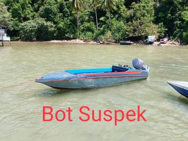 Bot suspek berjaya dirampas polis. 