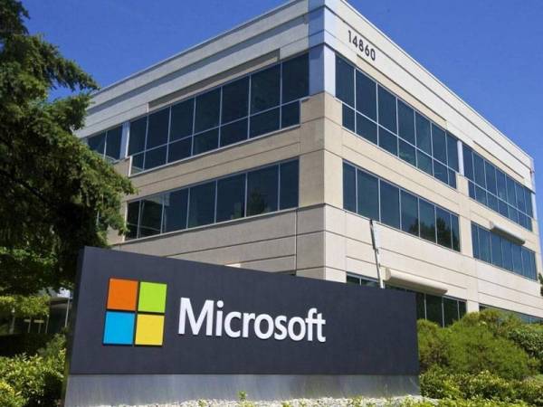 Syarikat Microsoft di Amerika Syarikat mahu para pekerja divaksinasi bagi membendung penularan Covid-19 sebelum mereka dibenarkan bekerja. - Foto Getty Images