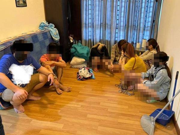 IPD Iskandar Puteri menahan lapan suspek termasuk enam wanita warga asing yang terlibat dengan kegiatan pelacuran dalam dua serbuan berasingan di Nusa Bestari, Iskandar Puteri, Khamis.