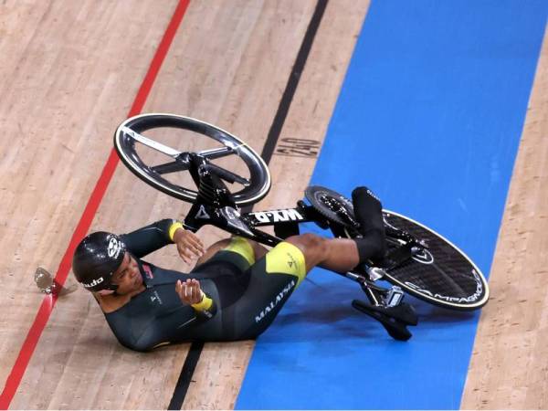 Shah Firdaus terjatuh dalam perlumbaan pusingan pertama di Velodrom Izu, pada Sabtu.