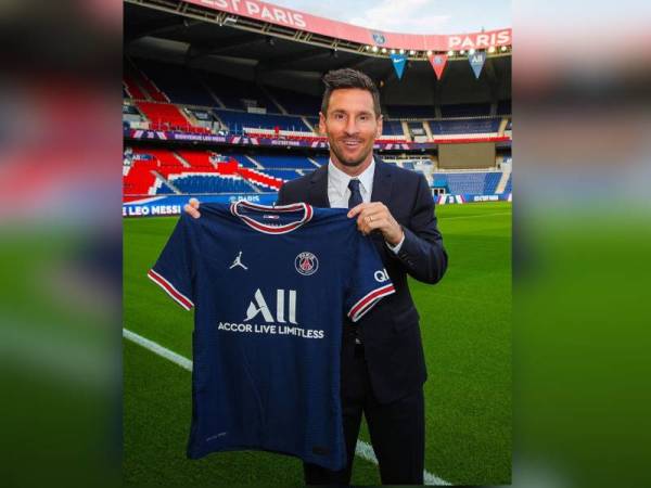 Messi bersama jersi PSG. Foto Paris Saint German