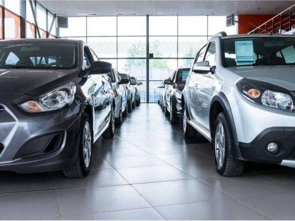 Penjualan dan pengeluaran kenderaan terjejas teruk apabila kilang pengeluaran kenderaan, pusat pengedaran dan pusat penjualan terutama di Lembah Klang ditutup sejak 1 Jun 2021. - Foto 123RF