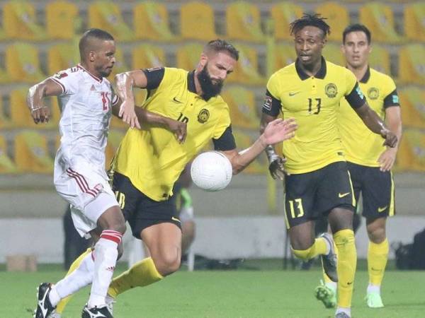 Dua pemain naturalisasi negara, Liridon Krasniqi dan Mohamadou Sumareh.