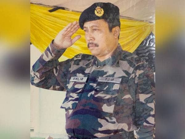Khlir menyimpan seribu satu kenangan dalam medan pertempuran selama hampir 40 tahun berkhidmat untuk negara.