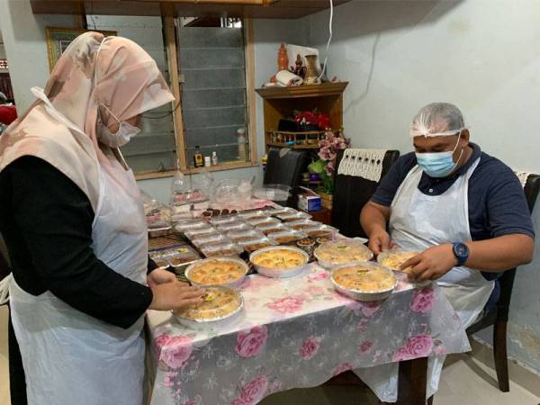 Tidak malu untuk meminjam pembakar ketuhar daripada jiran membuahkan rezeki yang meluas kepada Shafiq dan isterinya.