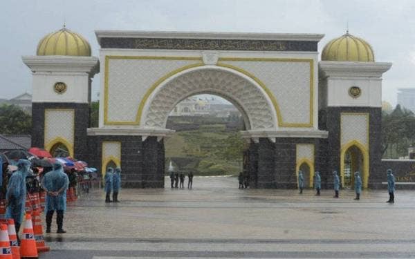  Perbincangan Khas Raja-Raja Melayu di Istana Negara bagi membincangkan isu semasa termasuk pelantikan Perdana Menteri pada Jumaat selesai selepas hampir dua jam bersidang.