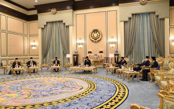 Perbincangan Khas Raja-Raja Melayu di Istana Negara hari ini bagi membincangkan isu semasa termasuk pelantikan Perdana Menteri baharu. -Foto Istana Negara