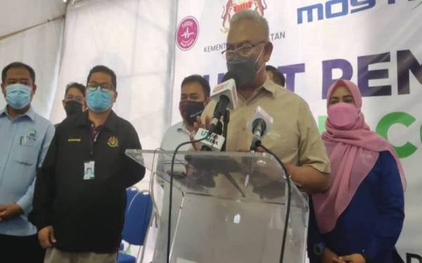 Noh pada sidang akhbar selepas Majlis Penutupan Pusat Pemberian Vaksin (PPV) Institut Pengurusan Peladang (IPP) Tanjong Karang pada Ahad.