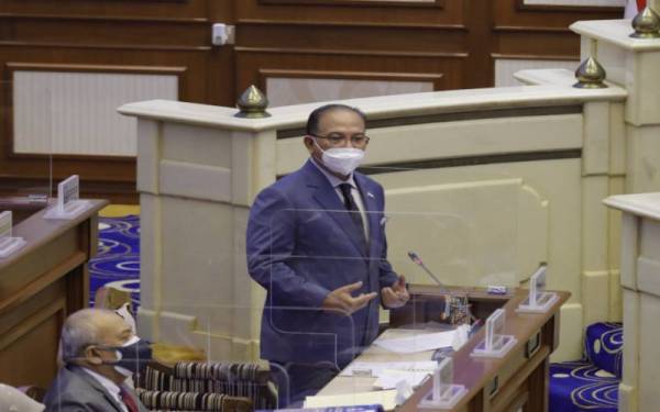 Wan Rosdy pada sesi penggulungan dalam Mesyuarat Pertama Penggal ke-14 Sidang DUN Pahang di Wisma Sri Pahang, Kuantan pada Rabu.