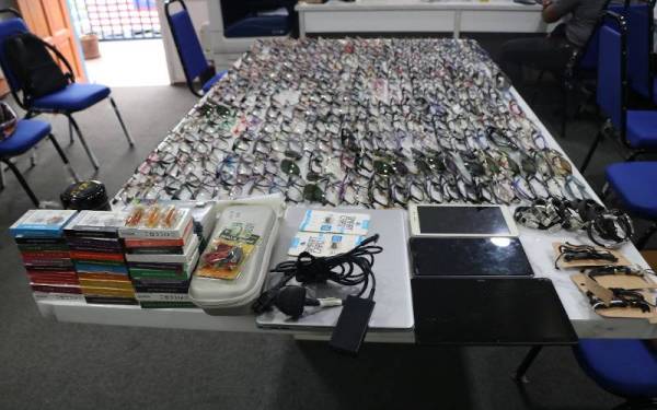 Antara barang rampasan di rumah yang pernah didiami suspek.