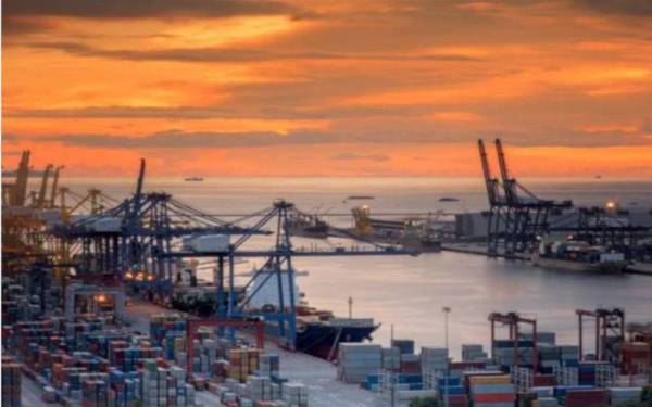 Prestasi perdagangan Malaysia meneruskan momentum peningkatannya pada Julai 2021 dengan mencatat pertumbuhan sebanyak 13 peratus tahun ke tahun kepada RM180.96 bilion, kenaikan dua digit untuk bulan keenam berturut-turut sejak Februari lepas.