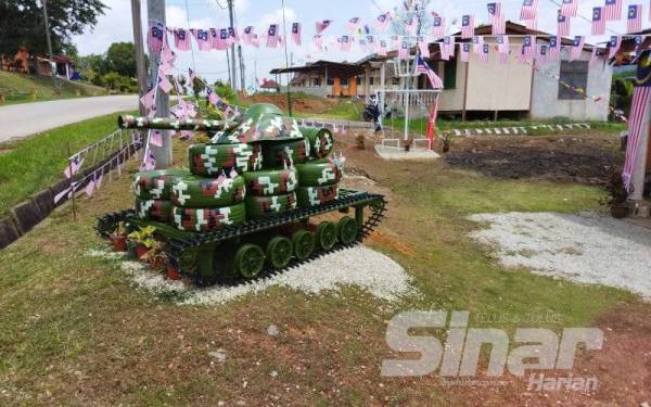 Hasil idea dan kreativiti Mohd Shah Riduwan turut menarik perhatian penduduk Felda Bukit Sagu 1 di sini.