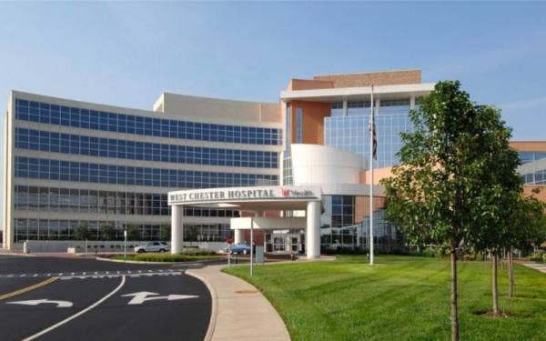 Seorang pesakit Covid-19 dibenarkan untuk dirawat dengan menggunakan ubat Ivermectin di Hospital West Chester dekat bandar raya Cincinnati, Ohio. - Foto Agensi
